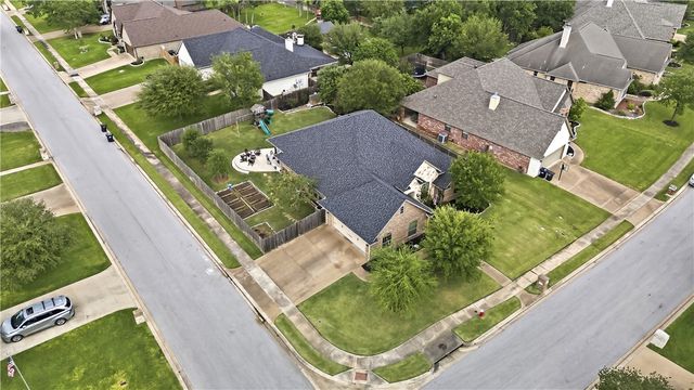 1605 Mariners Cove, College Station, TX 77845