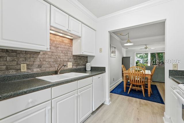 25 Deallyon Ave Apt 145, Hilton Head Island, SC 29928