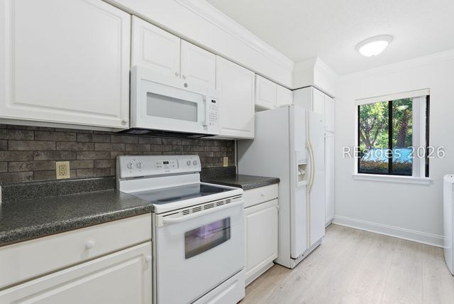 25 Deallyon Ave Apt 145, Hilton Head Island, SC 29928