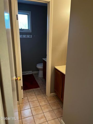 3287 E Old State Road, Guilderland, NY 12303
