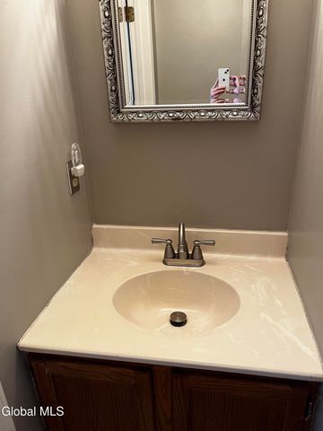 3287 E Old State Road, Guilderland, NY 12303