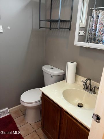 3287 E Old State Road, Guilderland, NY 12303