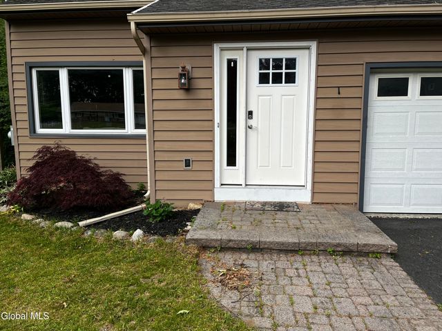 3287 E Old State Road, Guilderland, NY 12303