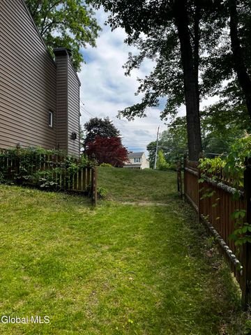 3287 E Old State Road, Guilderland, NY 12303
