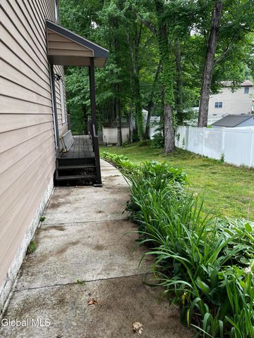 3287 E Old State Road, Guilderland, NY 12303