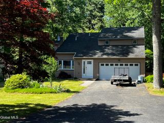 3287 E Old State Road, Guilderland, NY 12303