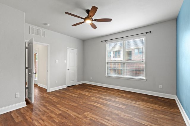 2660 Venice Drive 5, Grand Prairie, TX 75054