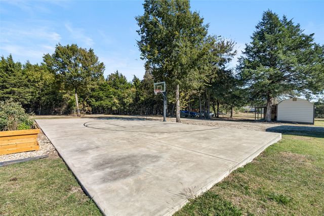 245 County Road 4921, Leonard, TX 75452