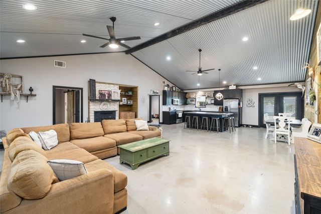 245 County Road 4921, Leonard, TX 75452