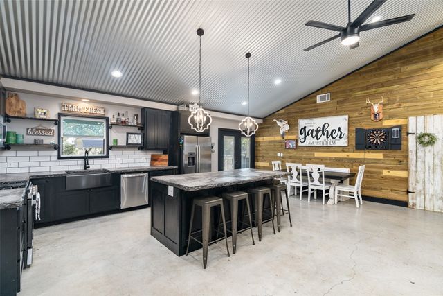 245 County Road 4921, Leonard, TX 75452