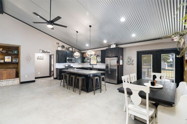 245 County Road 4921, Leonard, TX 75452