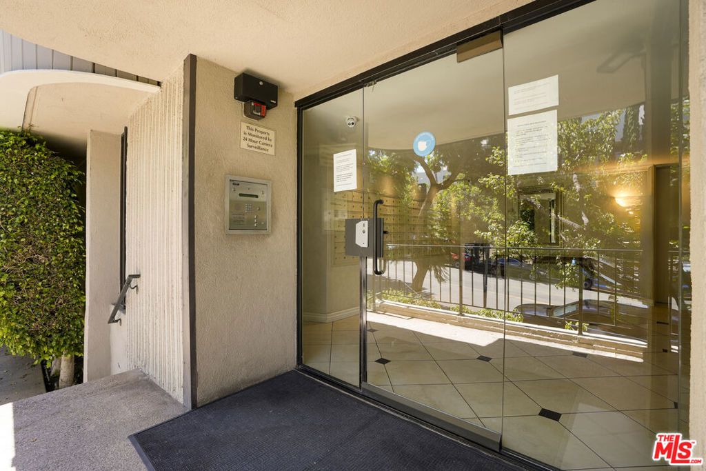 11645 Montana Avenue 222, Los Angeles, CA 90049 — photo 4