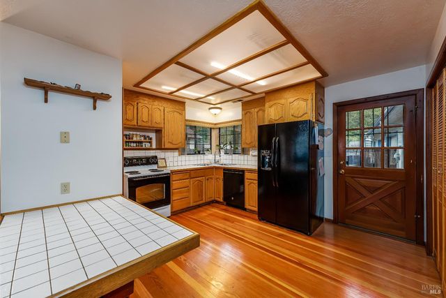 1096 W Standley St, Ukiah, CA 95482