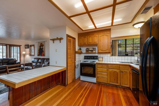 1096 W Standley St, Ukiah, CA 95482