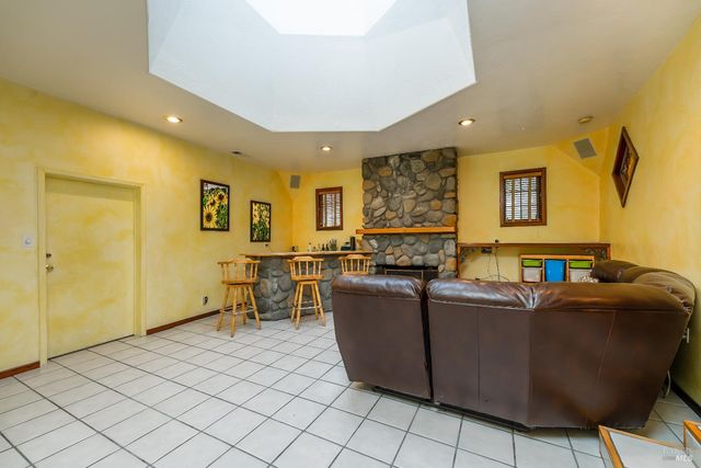 1096 W Standley St, Ukiah, CA 95482