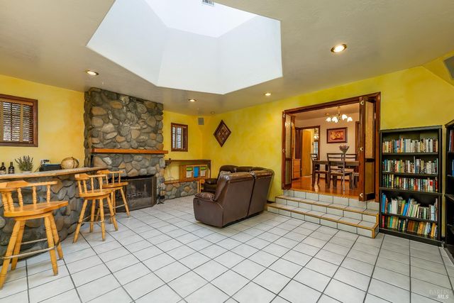 1096 W Standley St, Ukiah, CA 95482