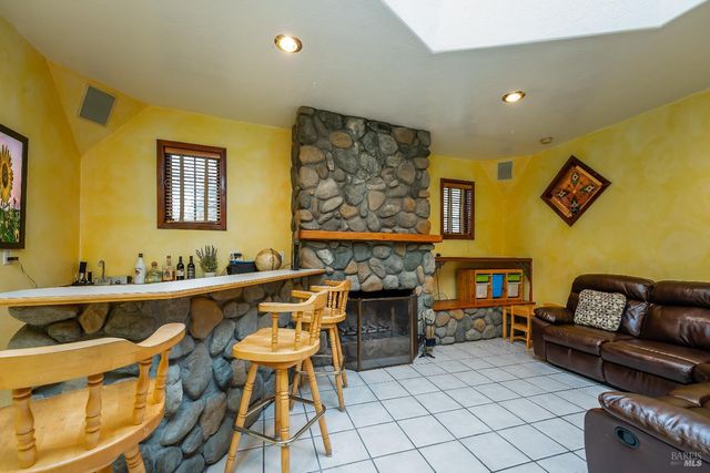 1096 W Standley St, Ukiah, CA 95482