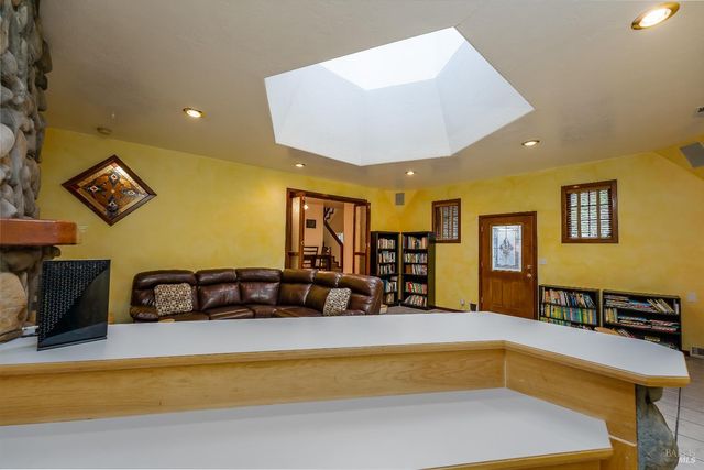 1096 W Standley St, Ukiah, CA 95482