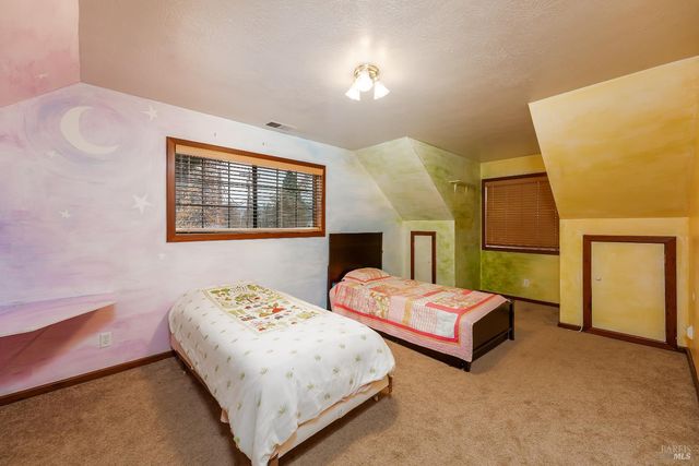 1096 W Standley St, Ukiah, CA 95482