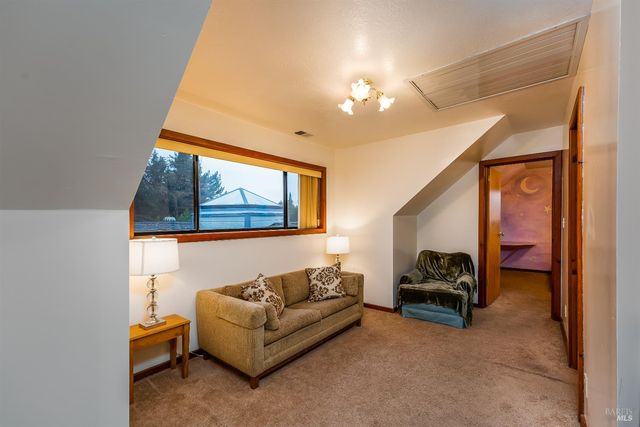 1096 W Standley St, Ukiah, CA 95482