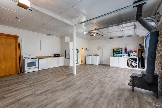 1096 W Standley St, Ukiah, CA 95482