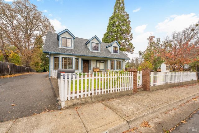 1096 W Standley St, Ukiah, CA 95482