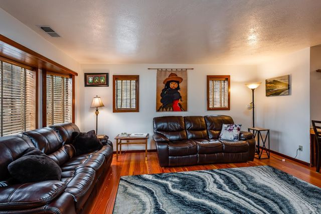 1096 W Standley St, Ukiah, CA 95482