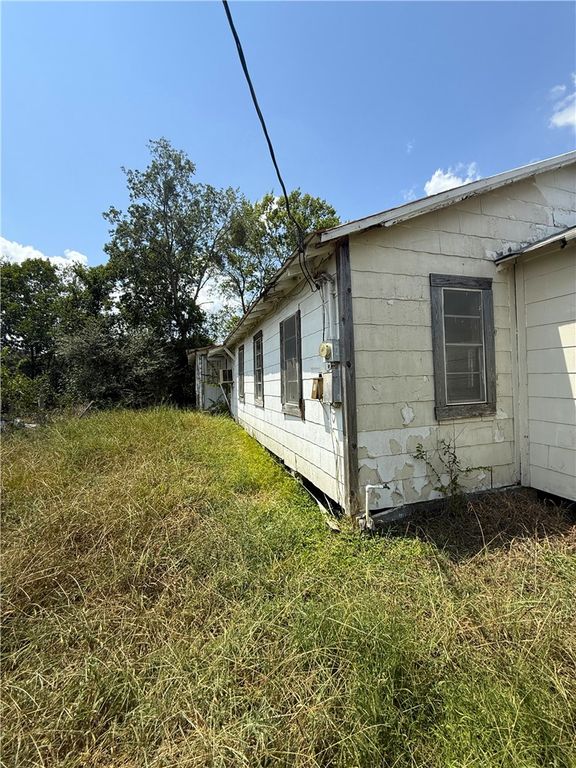 605 North Shaw Street, Caldwell, TX 77836 — photo 5