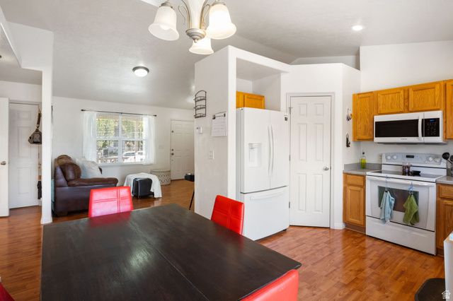 2048 E JUNIPER DR, Eagle Mountain, UT 84005