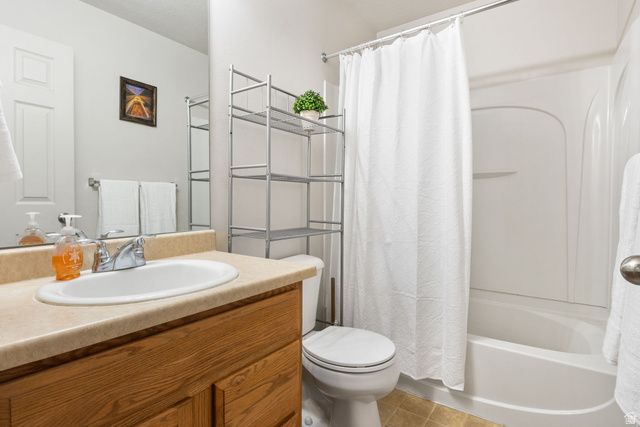 2048 E JUNIPER DR, Eagle Mountain, UT 84005