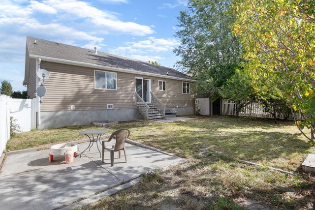 2048 E JUNIPER DR, Eagle Mountain, UT 84005