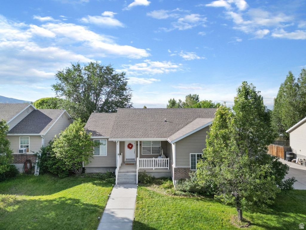 2048 E JUNIPER DR, Eagle Mountain, UT 84005 — photo 4