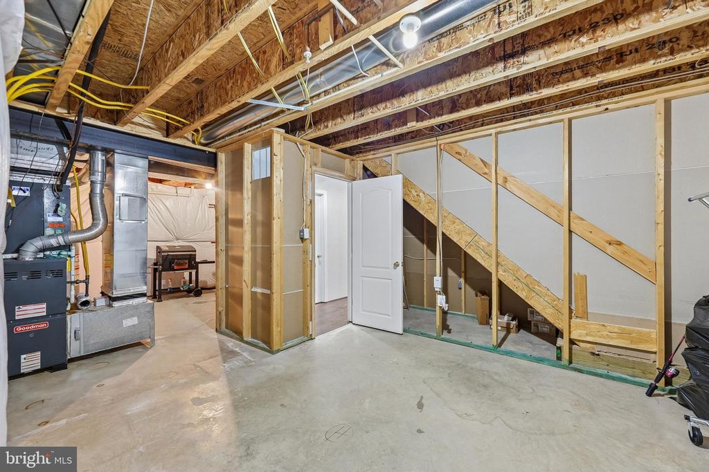 Image 34 of property listing at 15628 CHADSEY LN, Brandywine, MD 20613