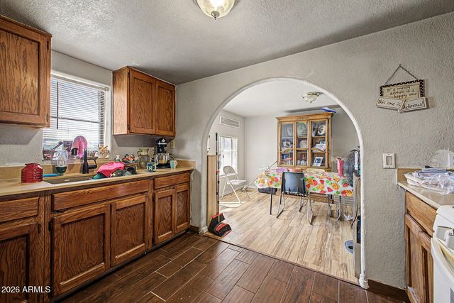 4107 S 6TH Avenue, Phoenix, AZ 85041