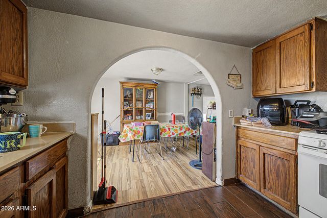 4107 S 6TH Avenue, Phoenix, AZ 85041