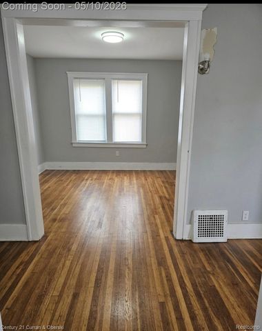 18402 Revere St, Detroit, MI 48234