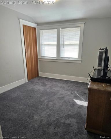 18402 Revere St, Detroit, MI 48234