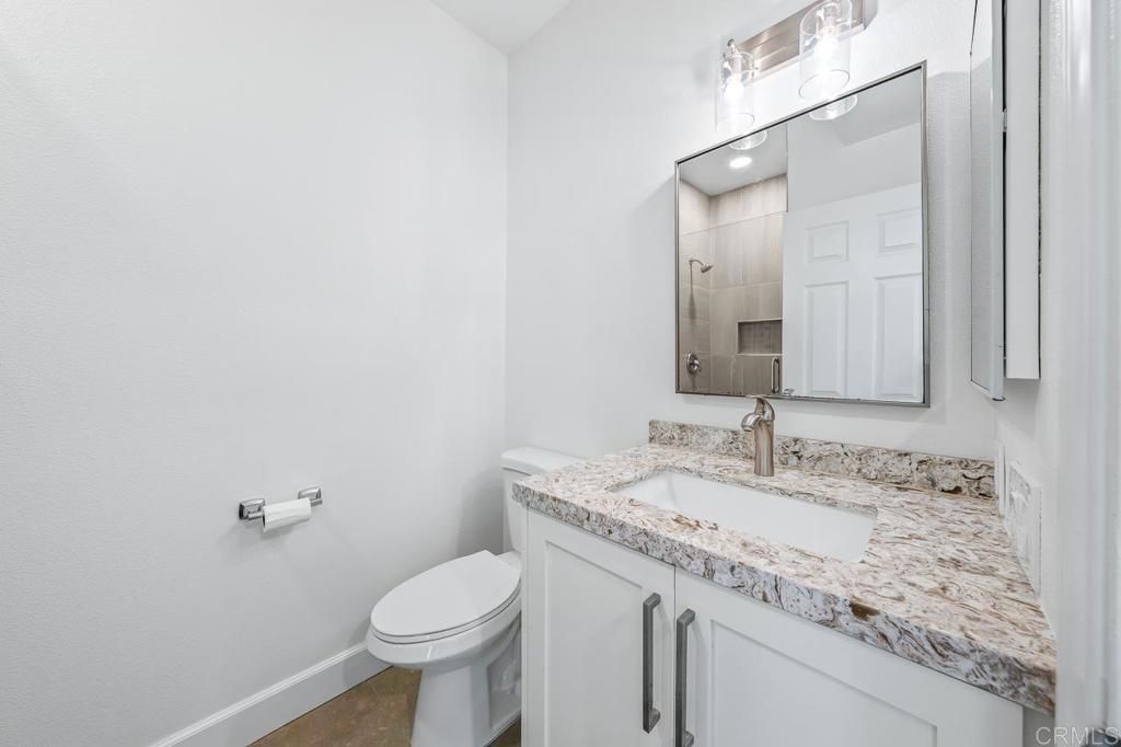 Image 29 of property listing at 919 Agate Street 3, San Diego, CA 92109