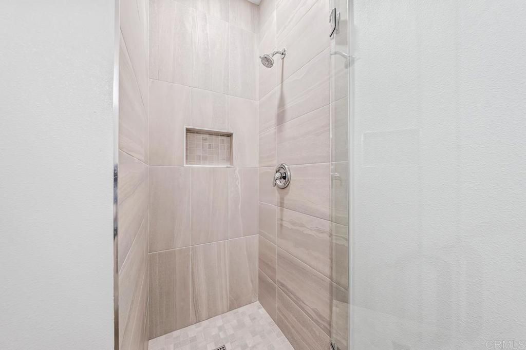 Image 30 of property listing at 919 Agate Street 3, San Diego, CA 92109