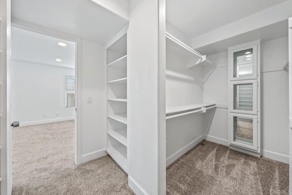 Image 40 of property listing at 919 Agate Street 3, San Diego, CA 92109
