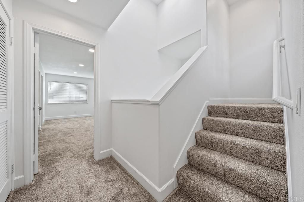 Image 42 of property listing at 919 Agate Street 3, San Diego, CA 92109