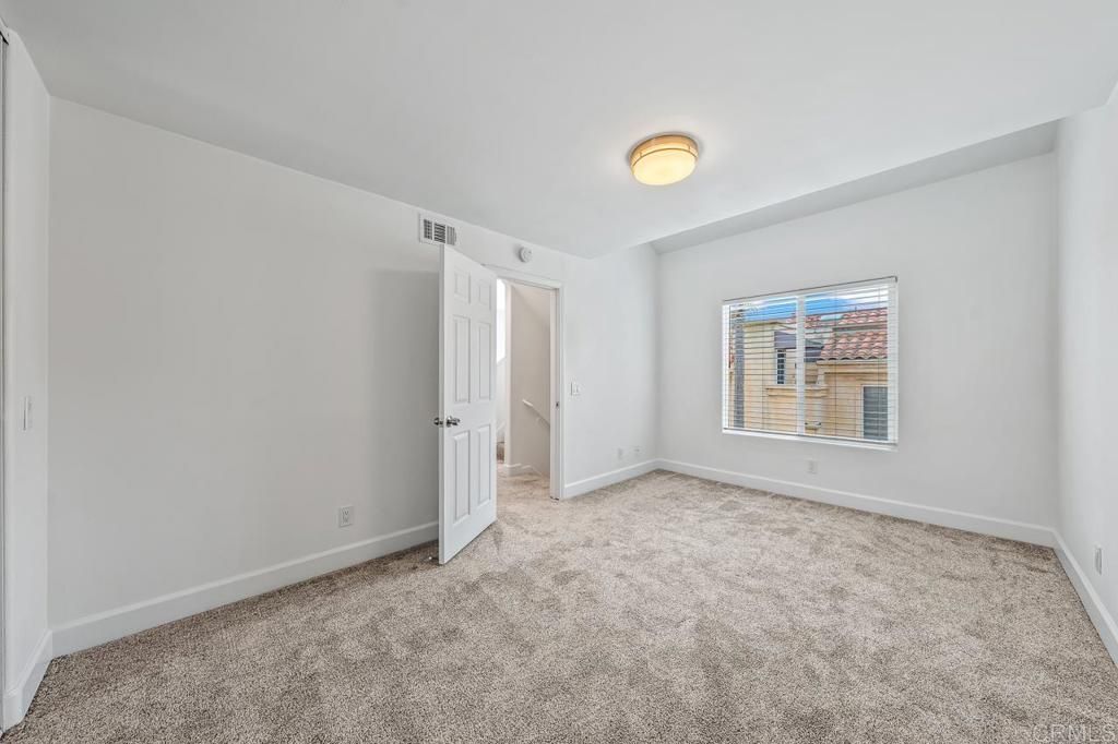 Image 45 of property listing at 919 Agate Street 3, San Diego, CA 92109