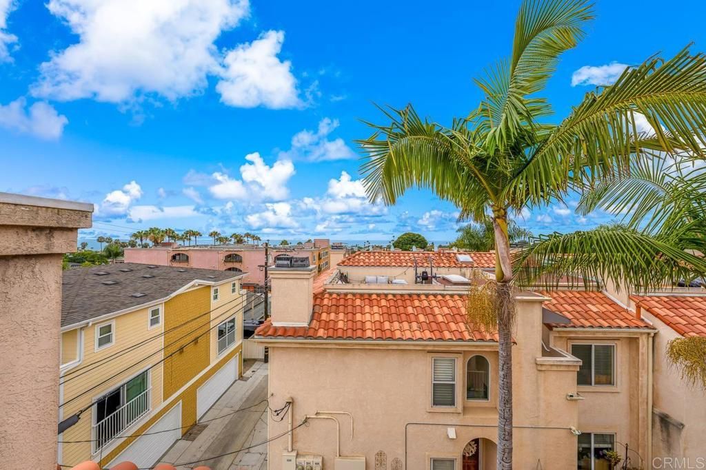 Image 50 of property listing at 919 Agate Street 3, San Diego, CA 92109