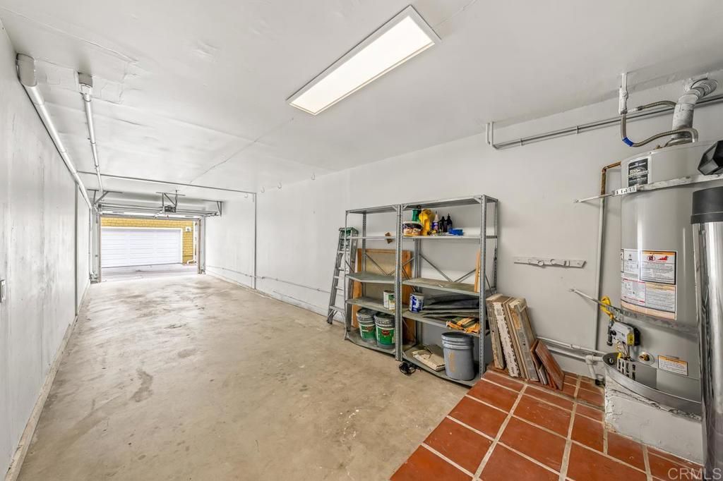 Image 52 of property listing at 919 Agate Street 3, San Diego, CA 92109