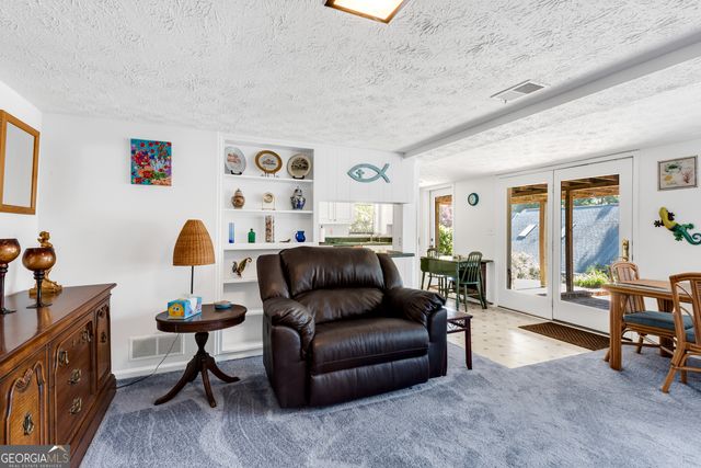 6381 Lakeview Drive, Buford, GA 30518