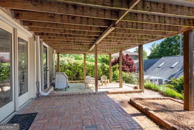 6381 Lakeview Drive, Buford, GA 30518