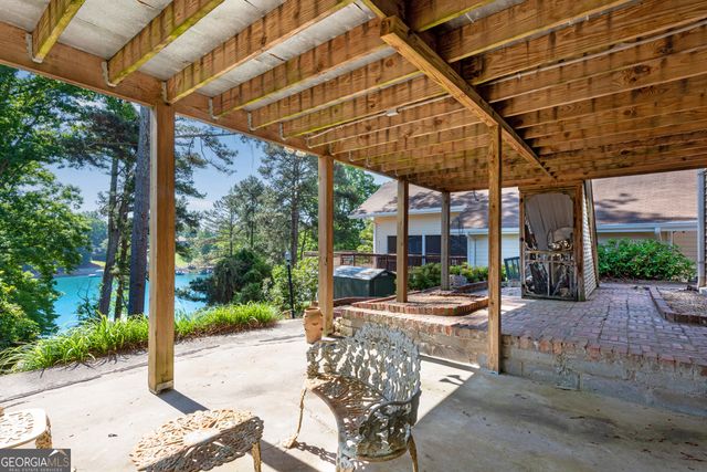 6381 Lakeview Drive, Buford, GA 30518