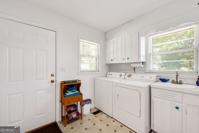 6381 Lakeview Drive, Buford, GA 30518