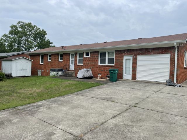 135 Bel Aire Dr, Winchester, TN 37398