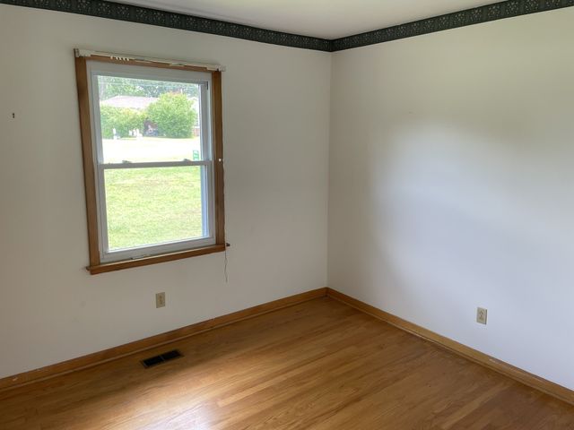 135 Bel Aire Dr, Winchester, TN 37398